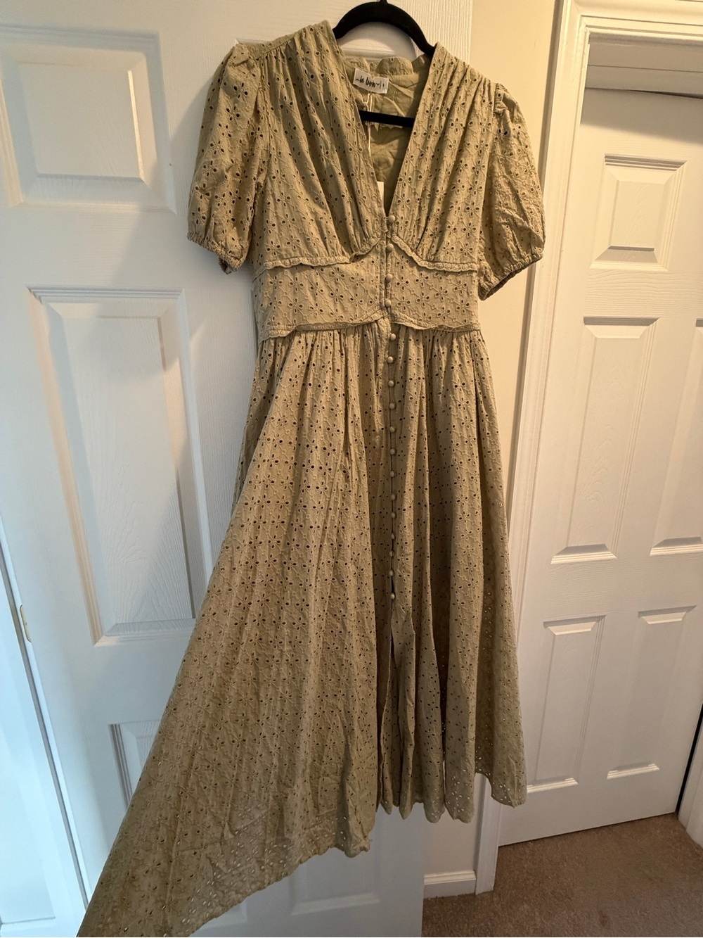 New with tags In Loom Cotton Eyelet Button Down Dress - Picture 6 of 8